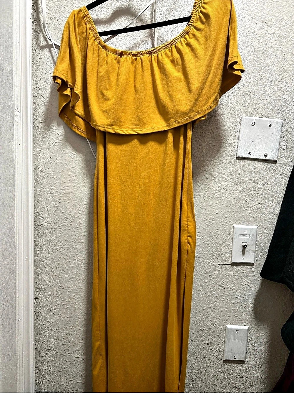 VIBE Maxi Dress in Yellow Size Small Like New